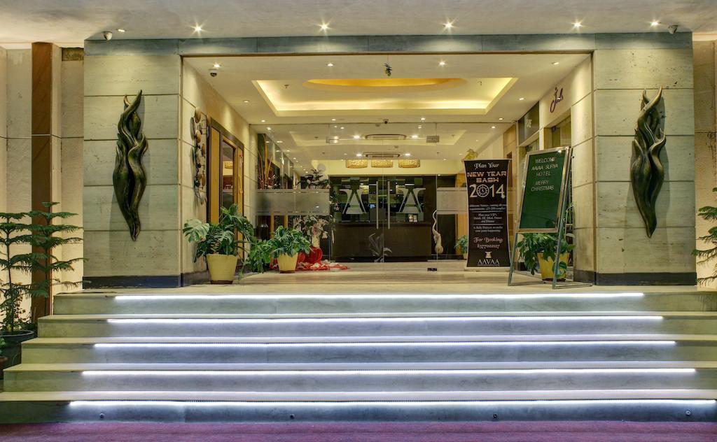 Aavaa Surya Continental Otel Yeni Delhi Dış mekan fotoğraf