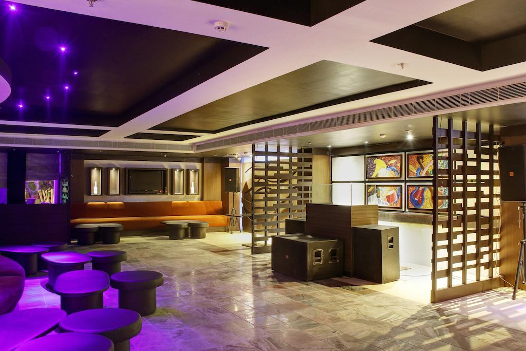 Aavaa Surya Continental Otel Yeni Delhi Dış mekan fotoğraf