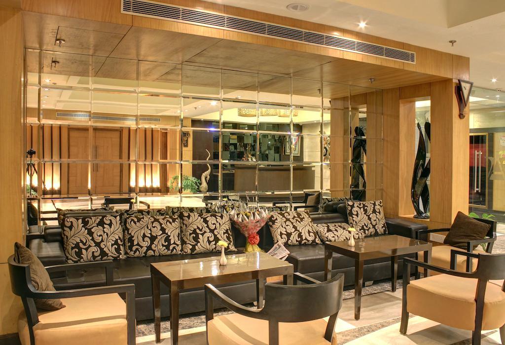 Aavaa Surya Continental Otel Yeni Delhi Dış mekan fotoğraf