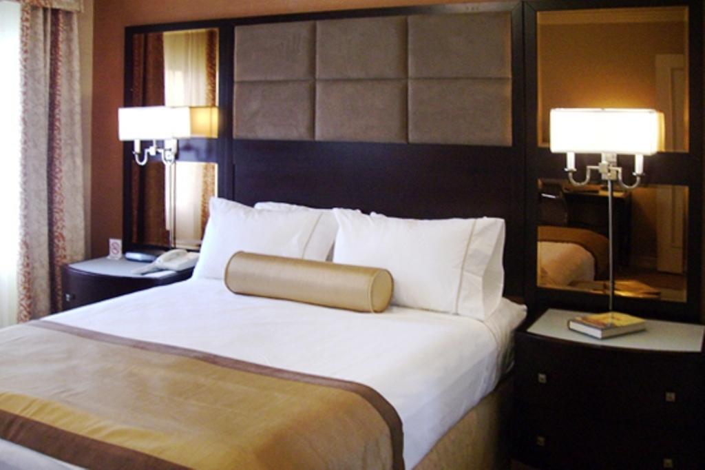 Aavaa Surya Continental Otel Yeni Delhi Oda fotoğraf